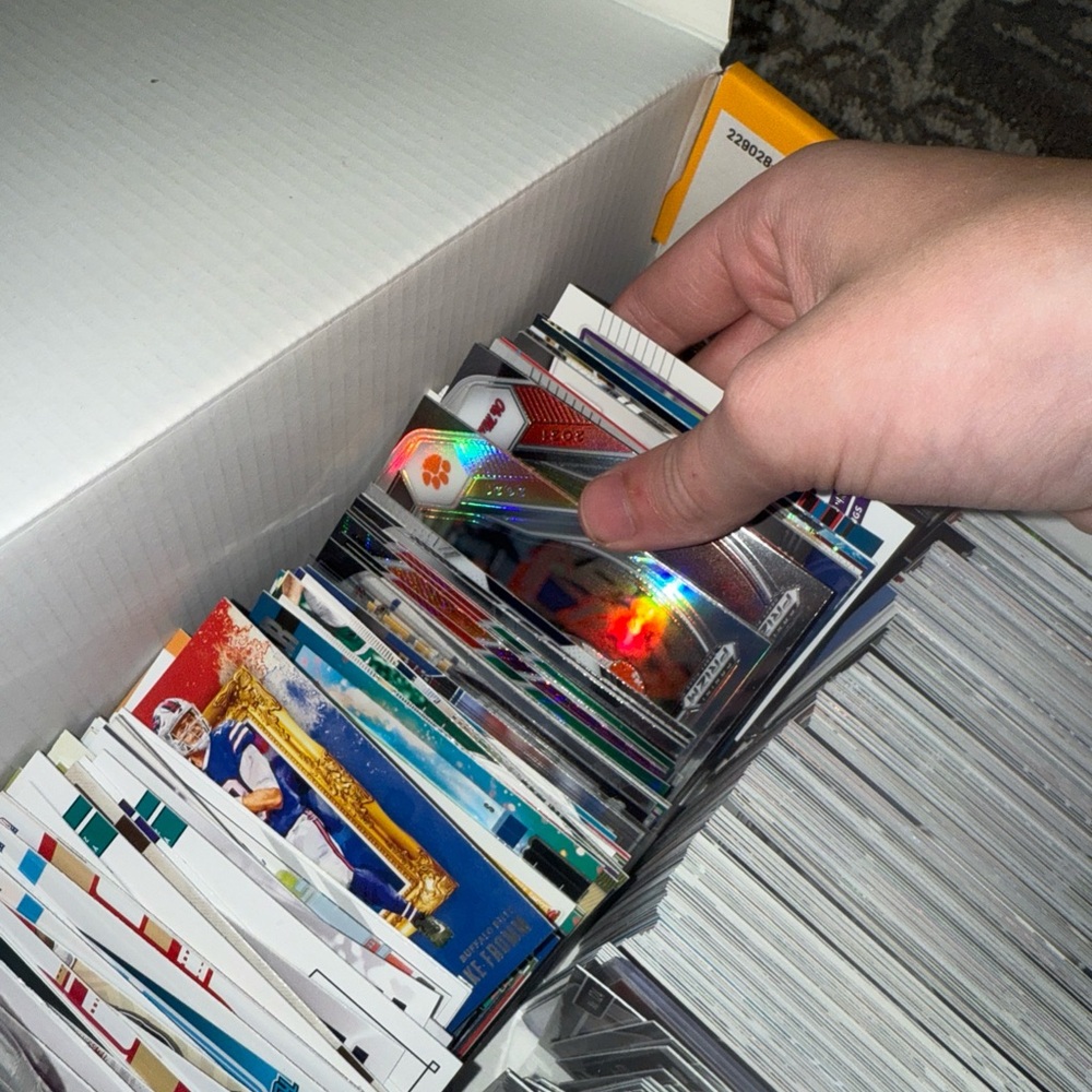 Assorted Sports Trading Cards Collection - Picture 7 of 7